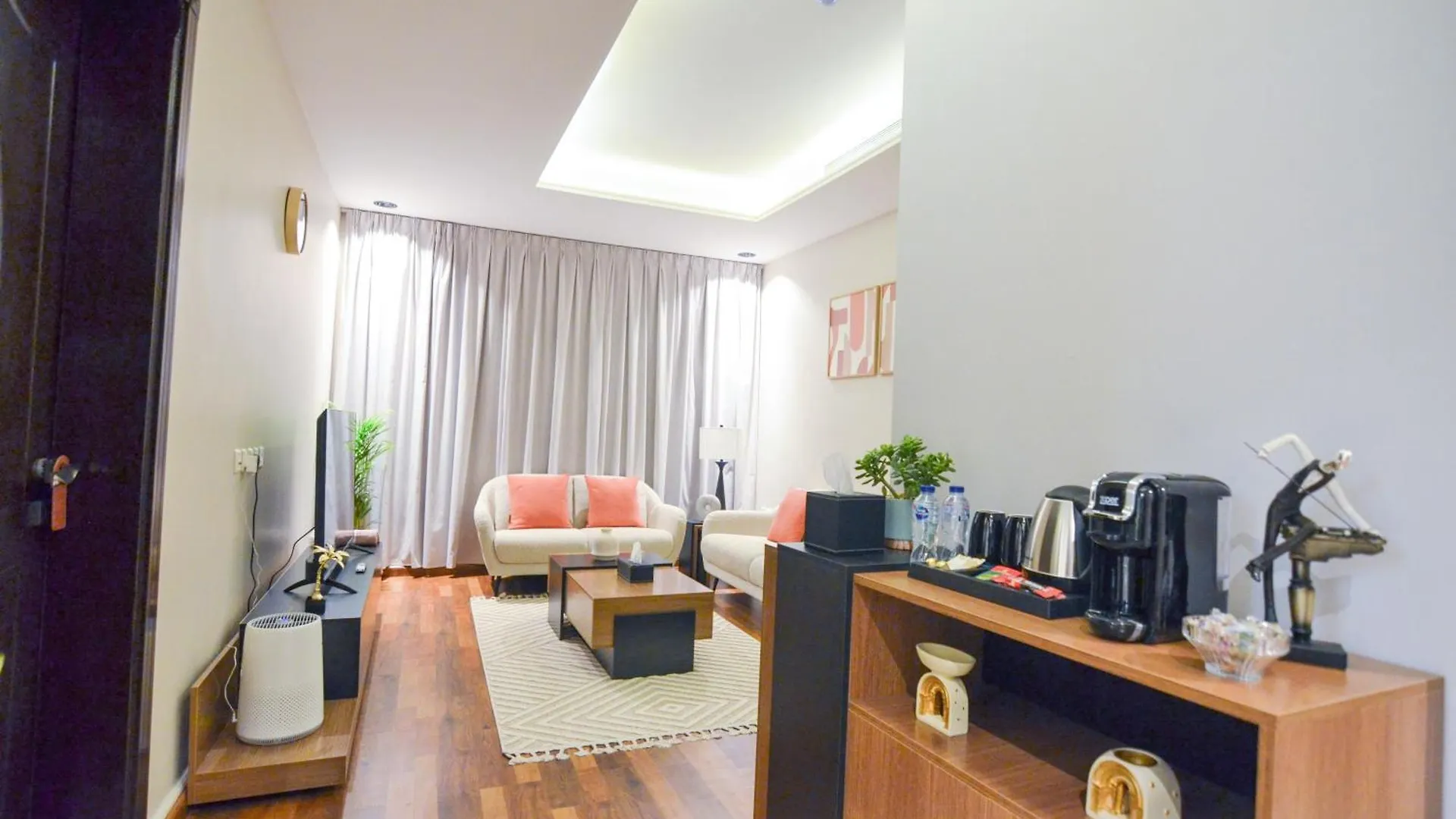 Amas Suite الرياض 0*,