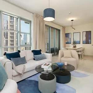 Burj Khalifa Views / 5 Min Walk From Mall / Opera / Upgraded / Designer Choice / 8 People / The Location شقة دبي